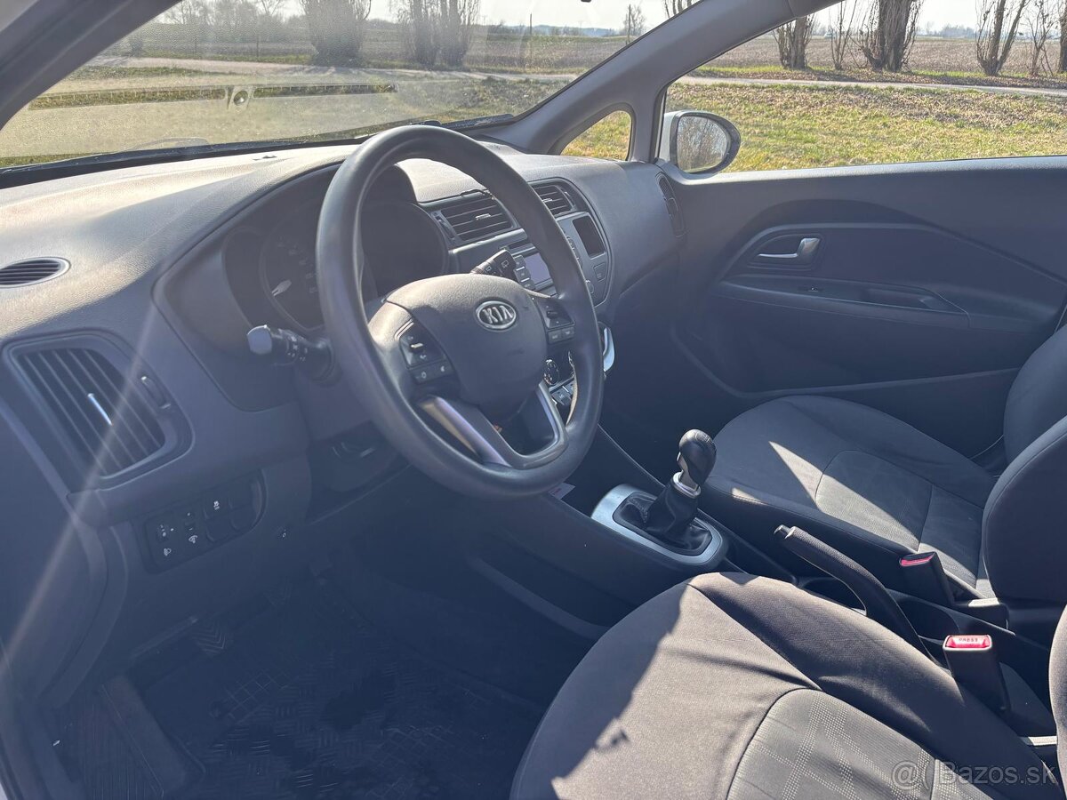 Kia Rio - 7