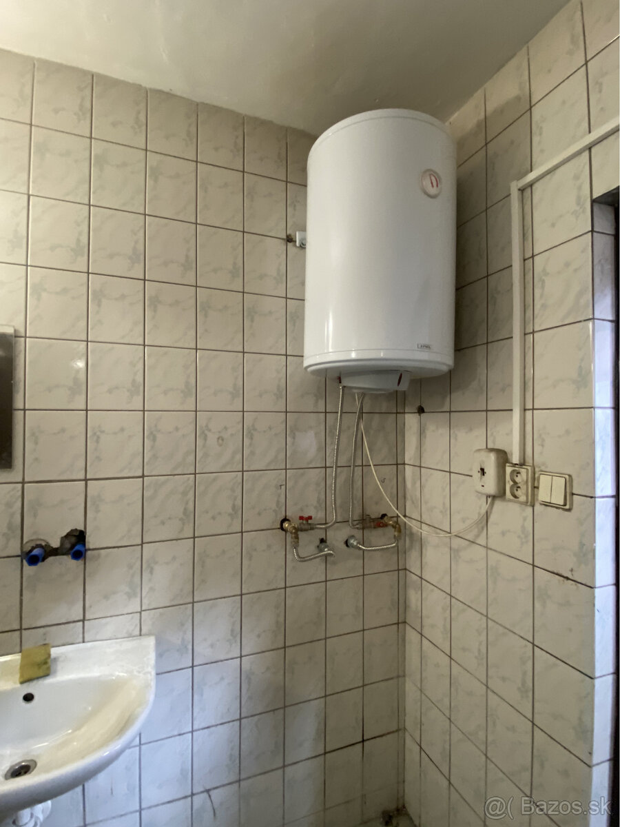 Skladovacia a výrobná hala 764 m² pri diaľničnom privádzači - Więcej