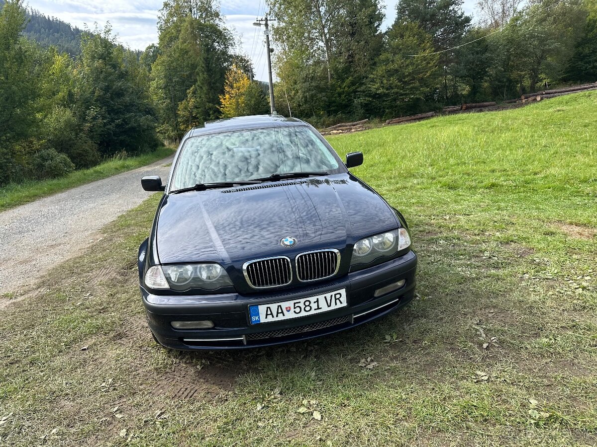 BMW 330i sedan manuál - 7