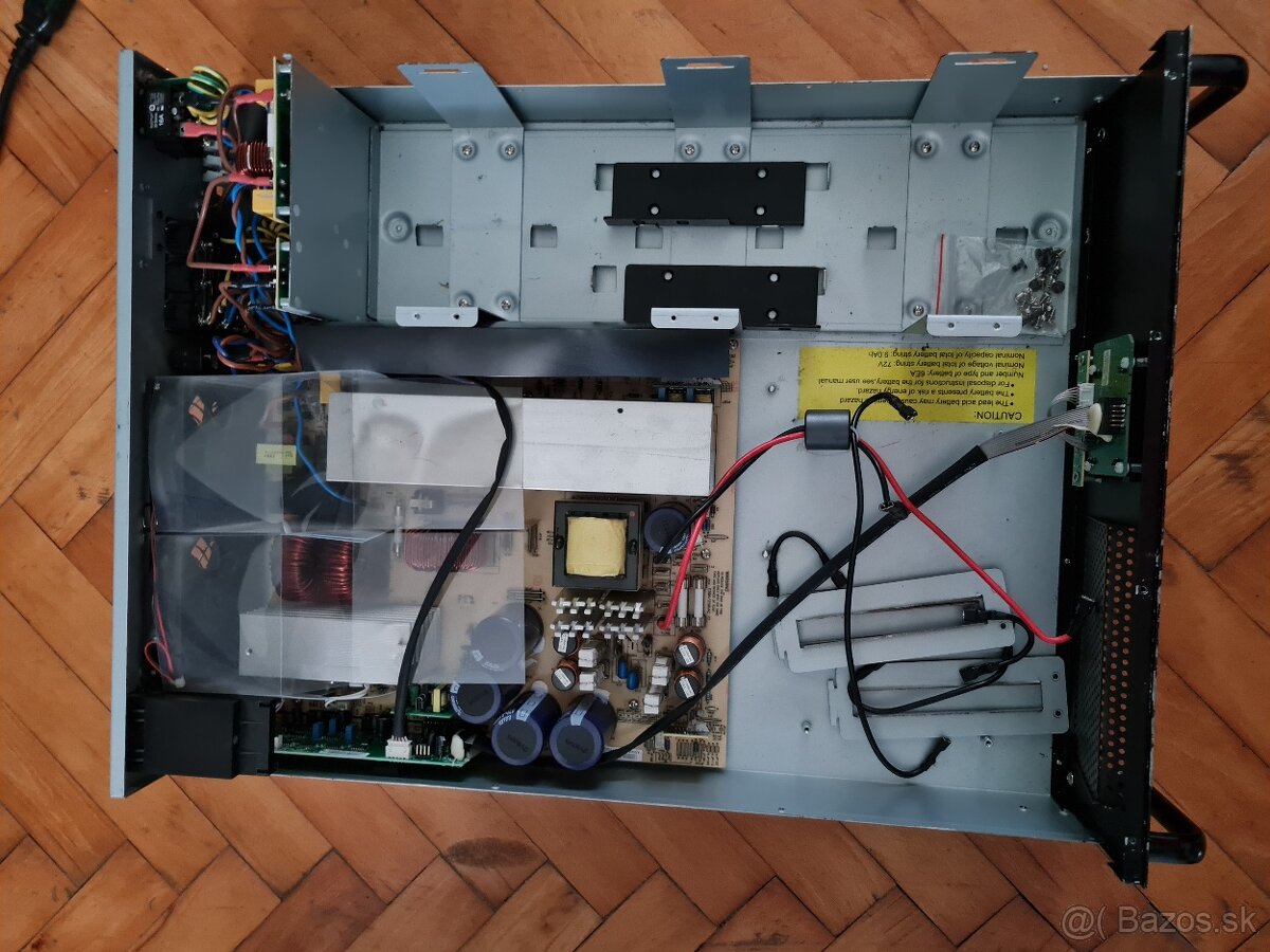 Predám UPS - 2x menšie a 1x veľká (bez batérií) - 7