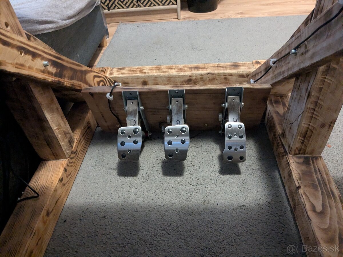 Domáci custom Playseat z dreva. - 7