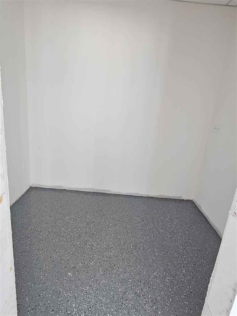 PRENÁJOM OBCHODNÝ / KOMERČNÝ PRIESTOR 50 m2 - 7