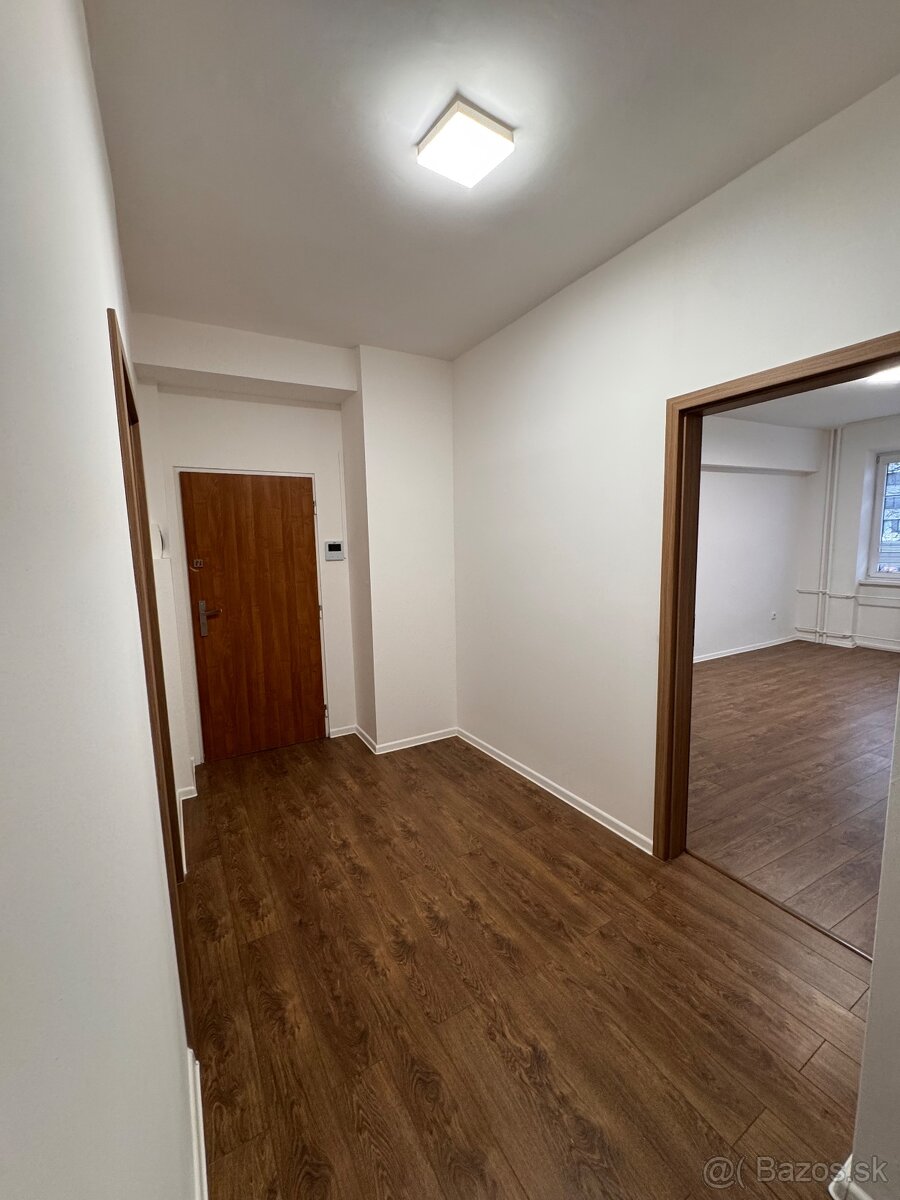 Centrum 3. Izbový byt VT s balkónom 79m2 Námestie Slobody - 7