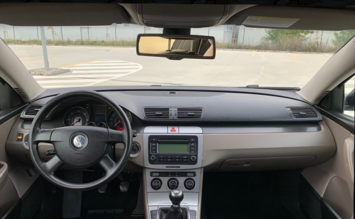 Predam Volkswagen Passat b6 1.9TDI, 77KW ,R.v.2007 - 7