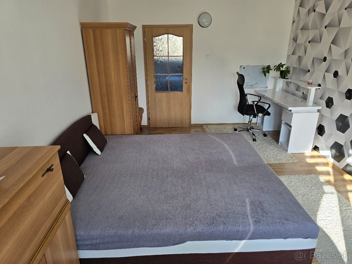 Prenájom 3 izbový byt sídlisko Tarča - 7