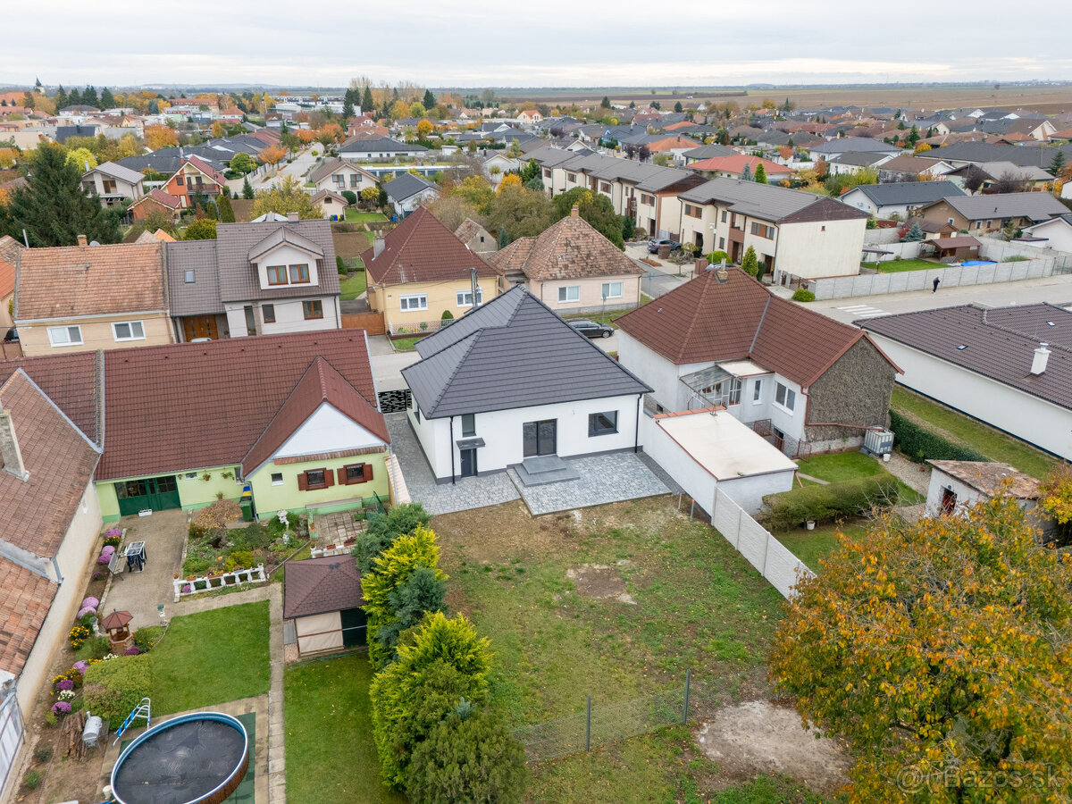 Na predaj 3-izbový rodinný dom v Jaslovských Bohuniciach - 7