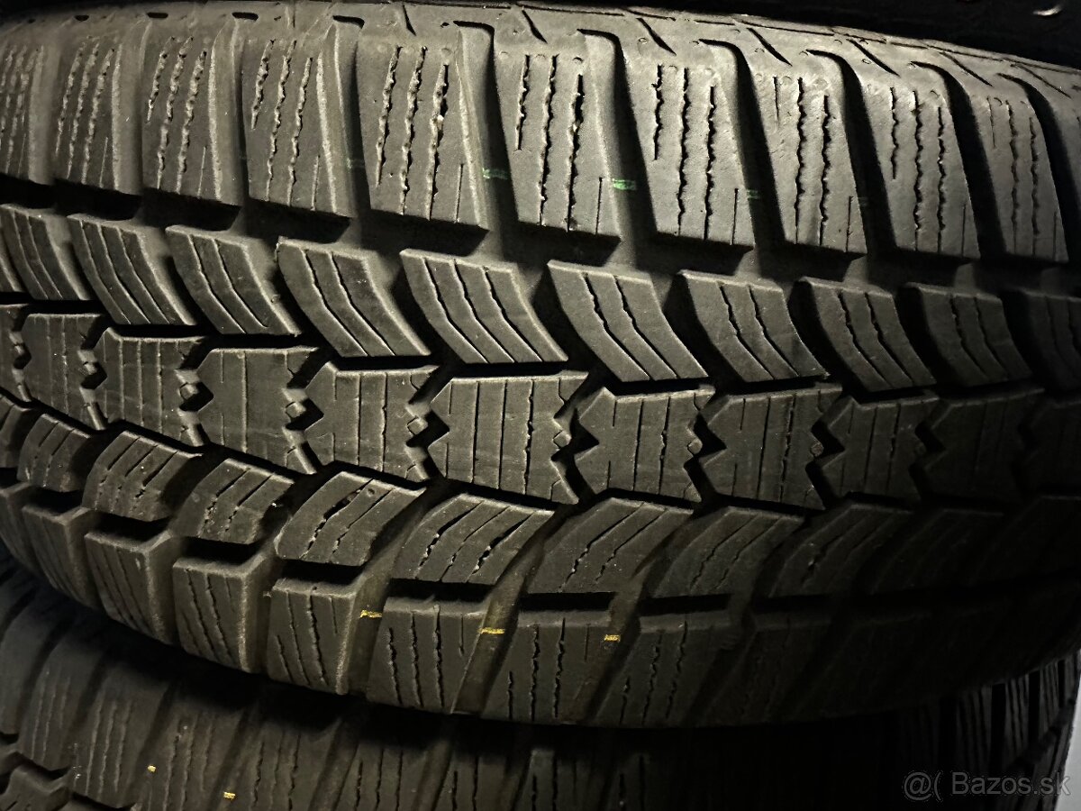 205/60 r16 zimne pneu dot 2423 - 7
