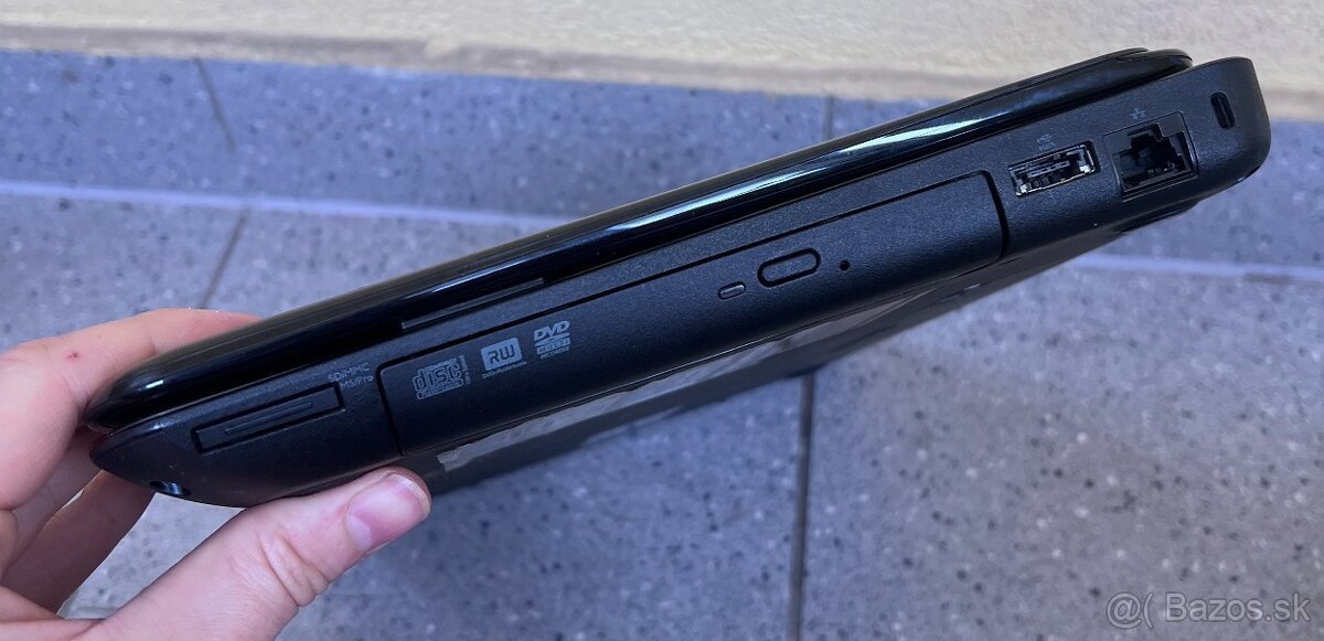 Dell Inspiron / intel i3 / 8GB RAM / 128GB SSD / 15.6" - 7