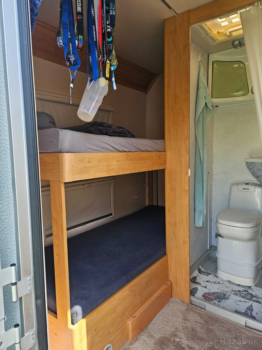 Predám obytný prives karavan Sterckeman - 7