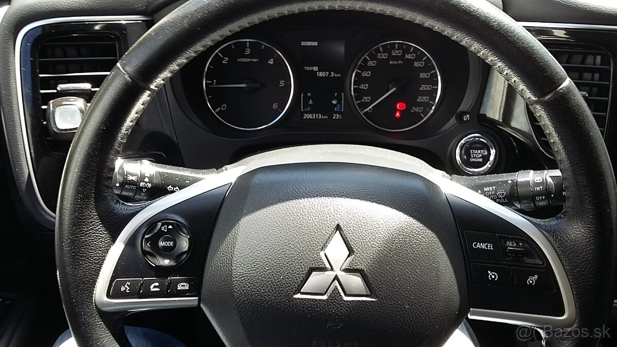 MITSUBISHI OUTLANDER 2.2 DID 4x4 2012 - 7