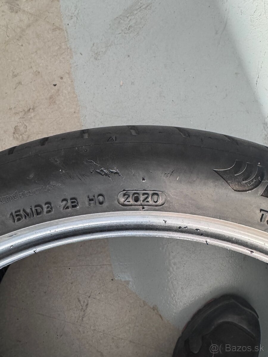 Hankook Ventus S1 evo3 235/40 R19 - 7