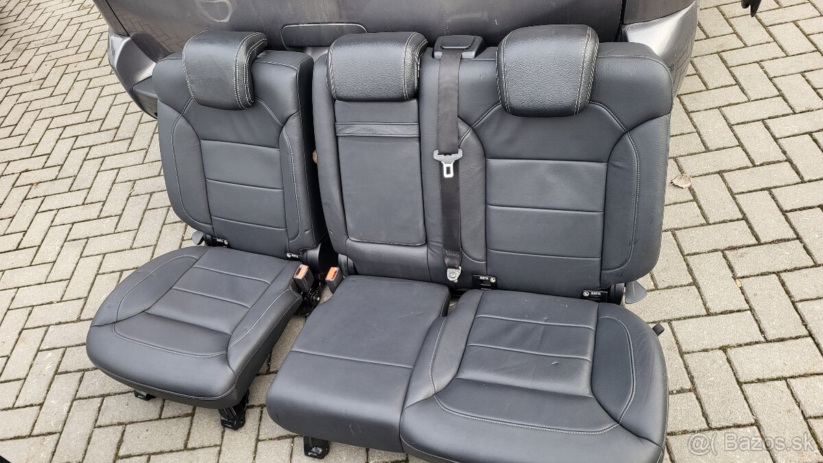 Mercedes GLE sedacky - 7