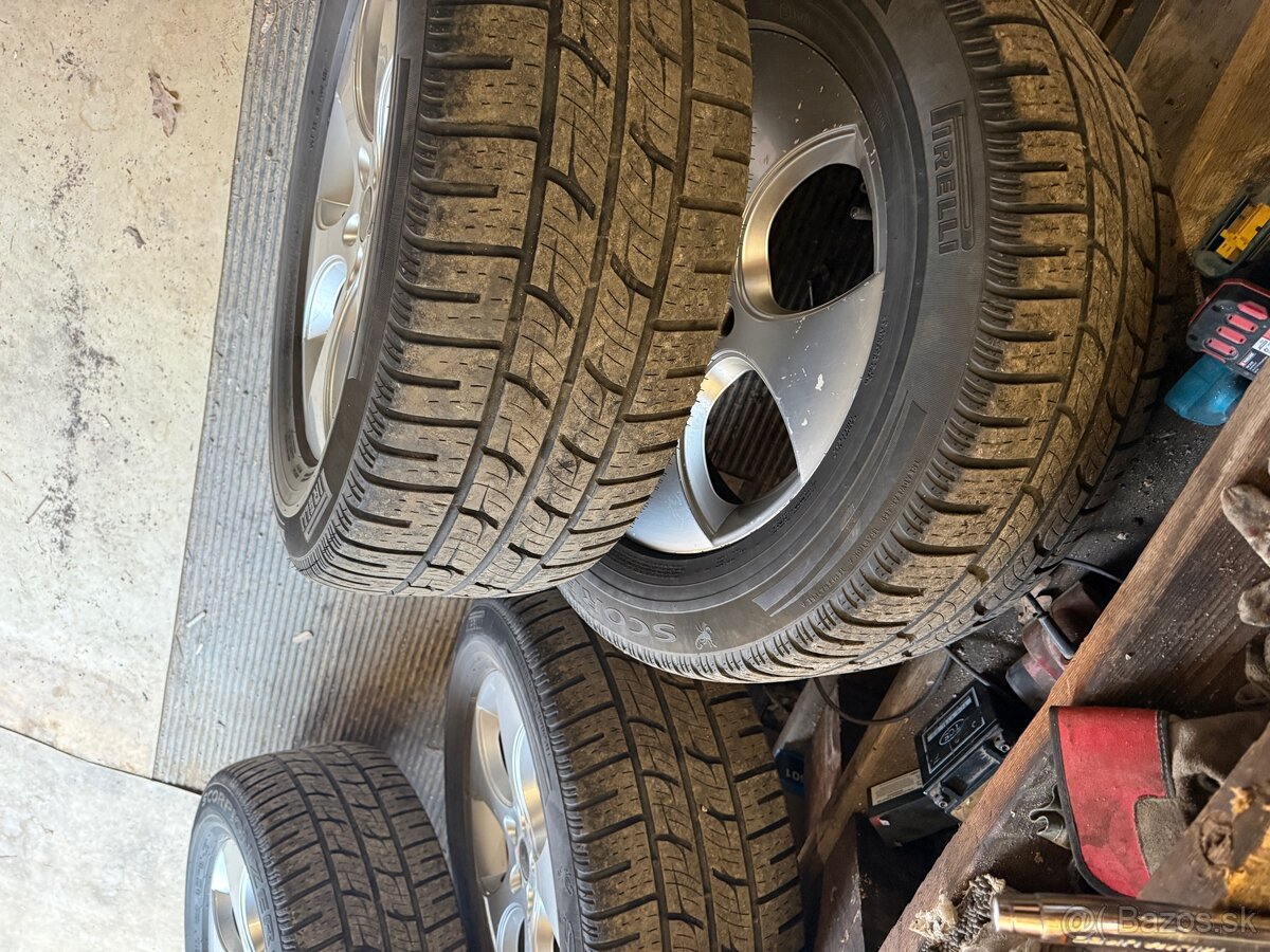 Pirelli 275/55/r19 - 7