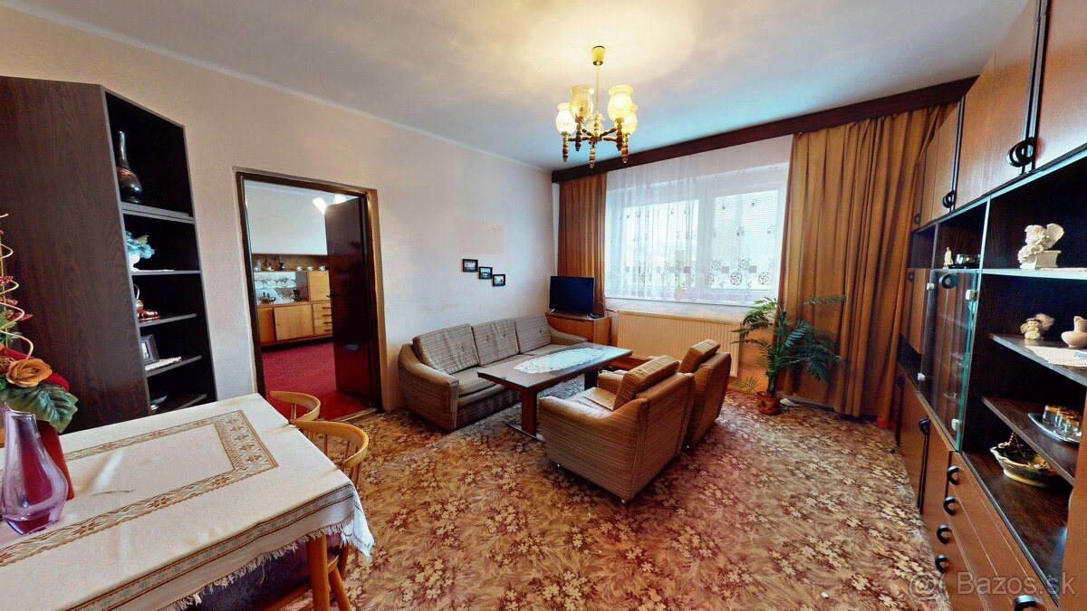 Na predaj rodinný dom v obci Dolný Lopašov s veľkým pozemkom - 7