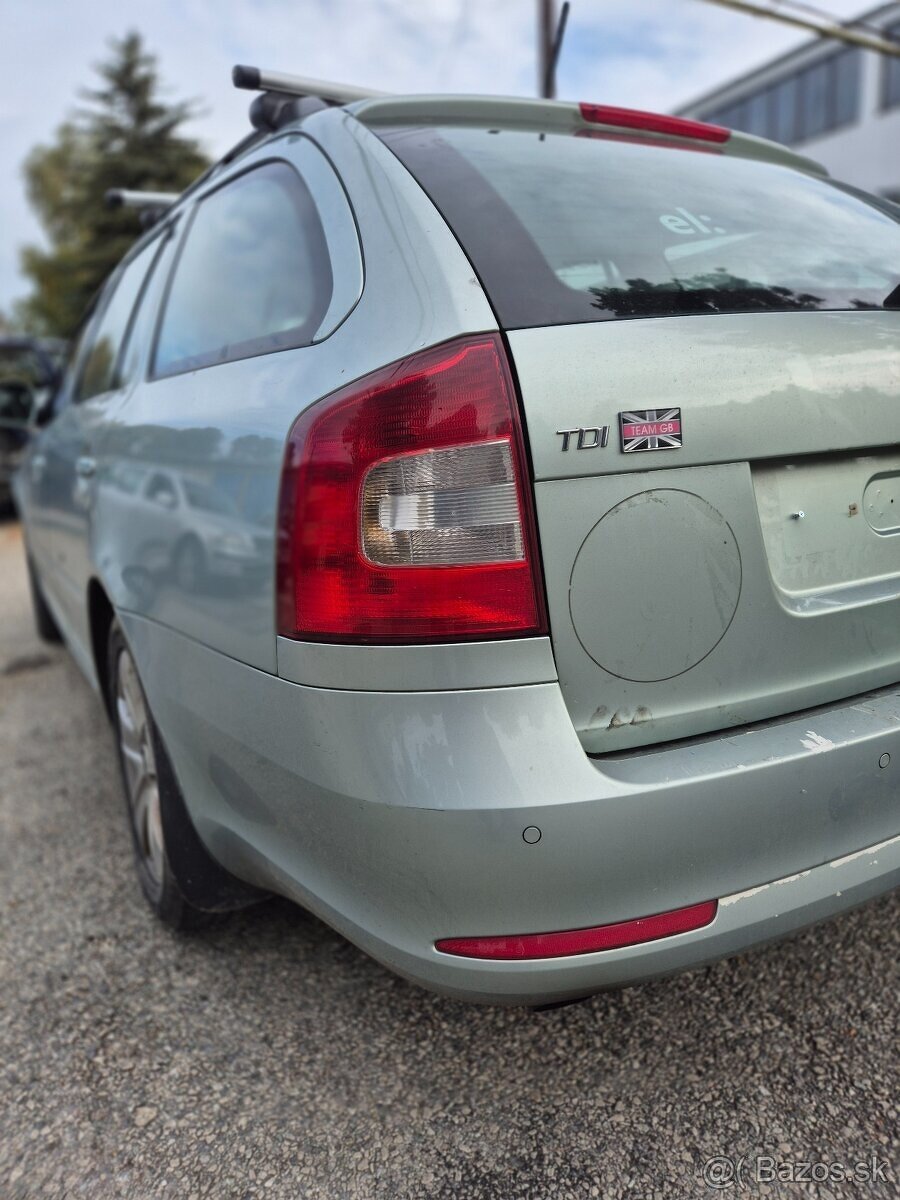 Predám zadný kufor pre Škoda Octavia II 2 combi - 7