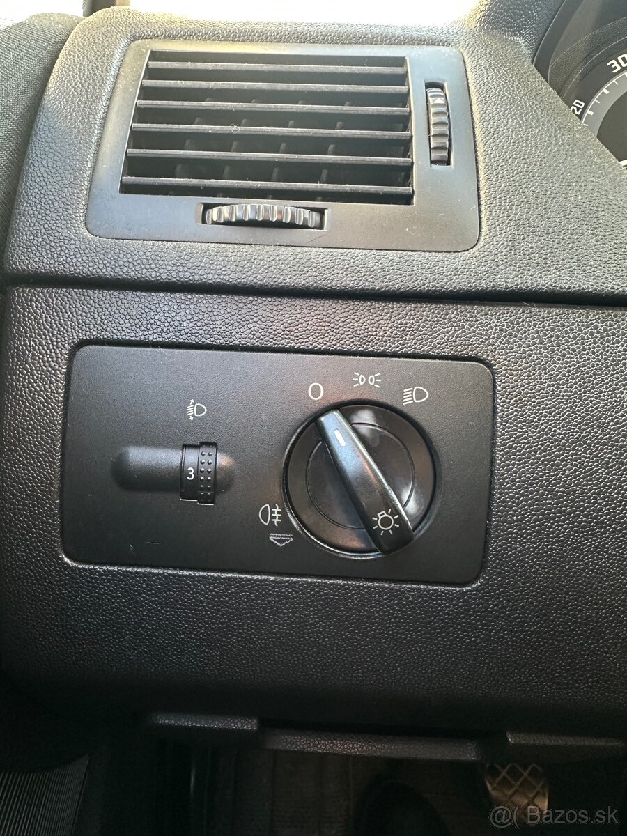 Škoda fabia 1.2 Benzín - 7