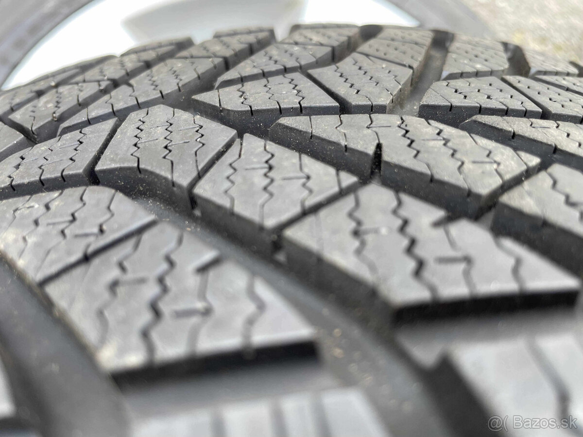 LUGANO VW PASSAT ARTEON 235 35 R19 Zimné - 7