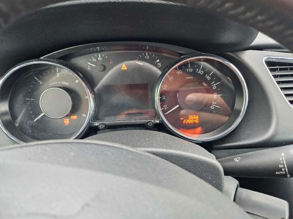 Peugeot 3008 1,6 e-HDI - 7