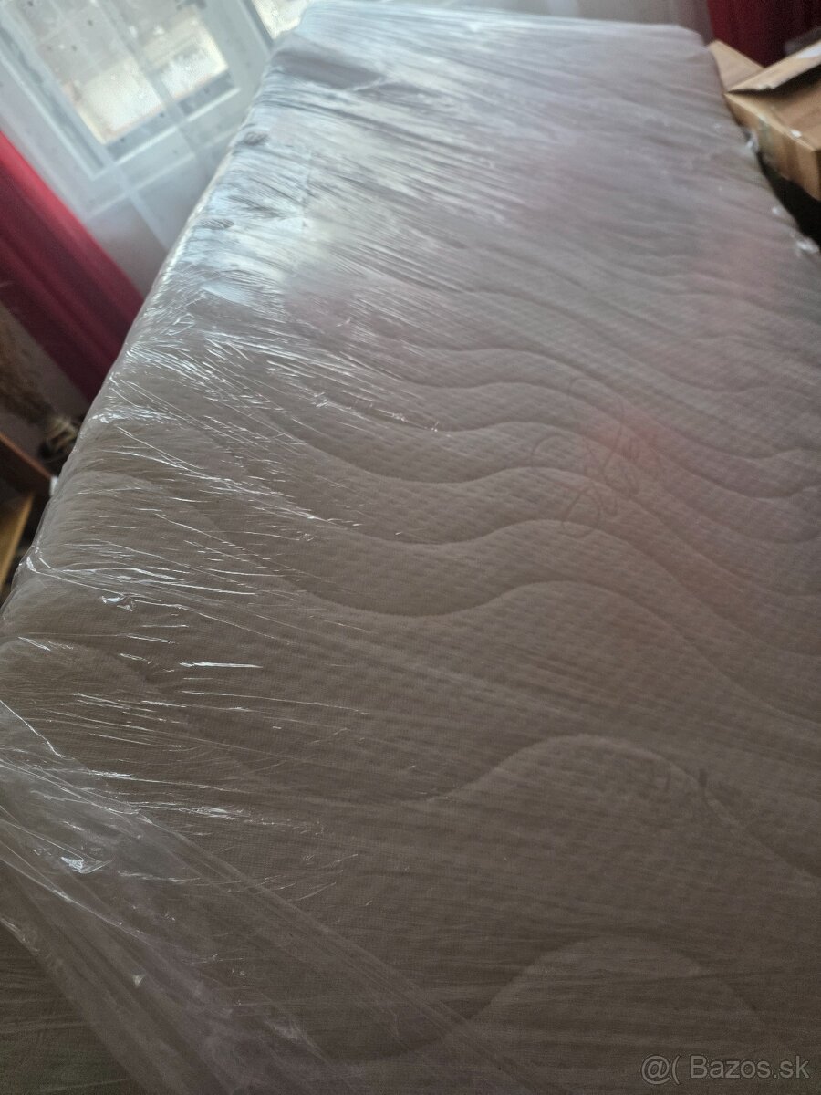 Drevená manželská postel - 7