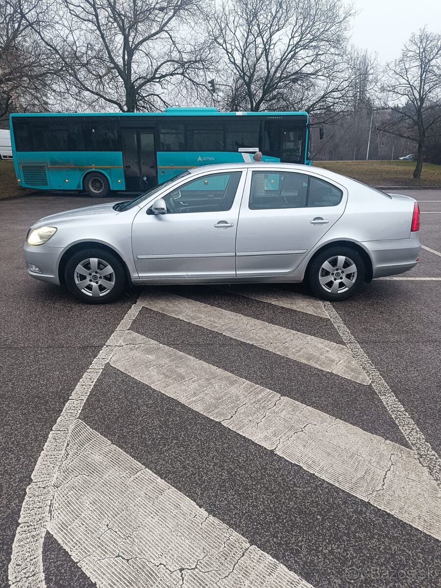 Škoda Octavia 2009 77kw 290 tis km - 7