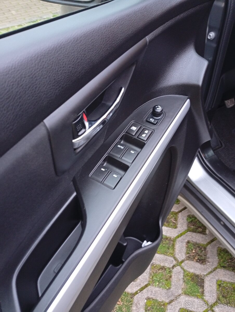 Predam Suzuki S-cross Premium1,4 Hybrid s tažnym zariadenim. - 7