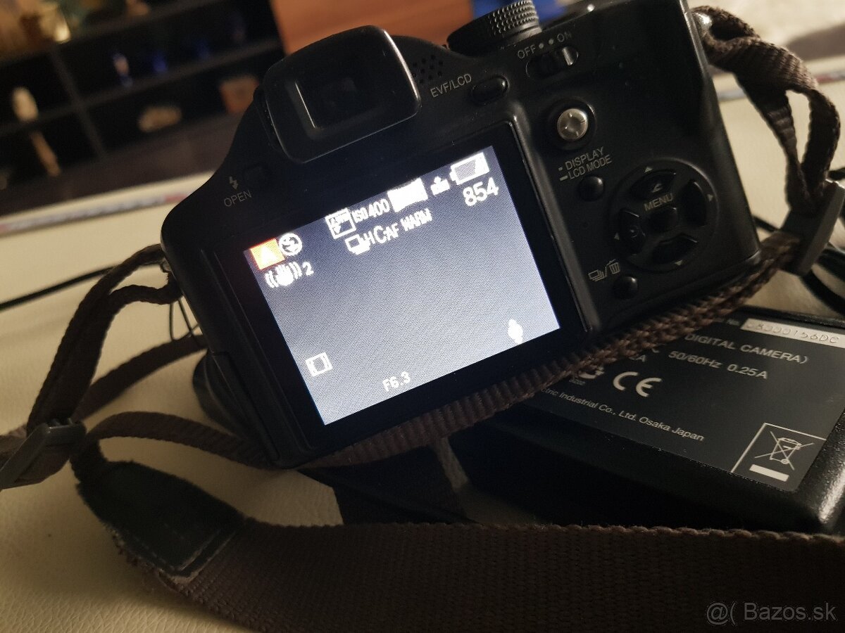 zachovalý fotoaparát Panasonic LUMIX DMC-FZ7 - 7