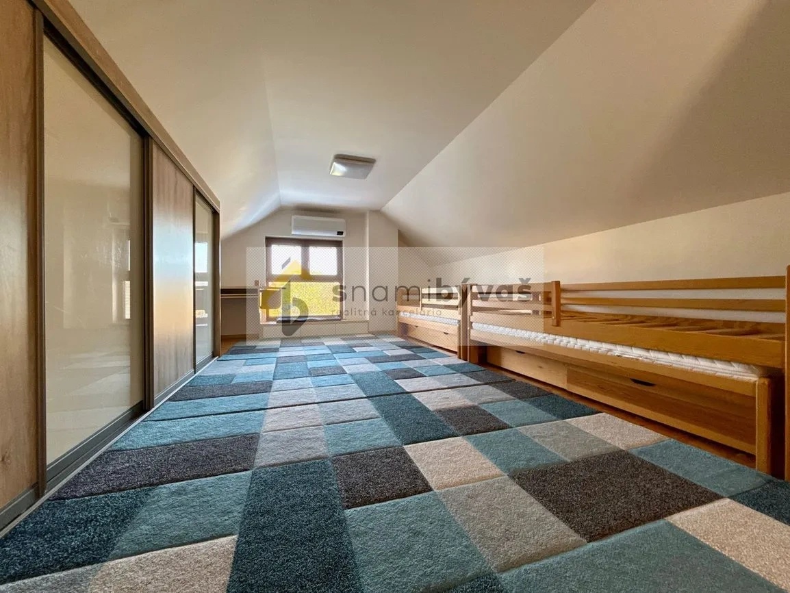 5 i RD s garážou + 54 m2 terasa, pozemok 1205 m2, Valaliky - 7