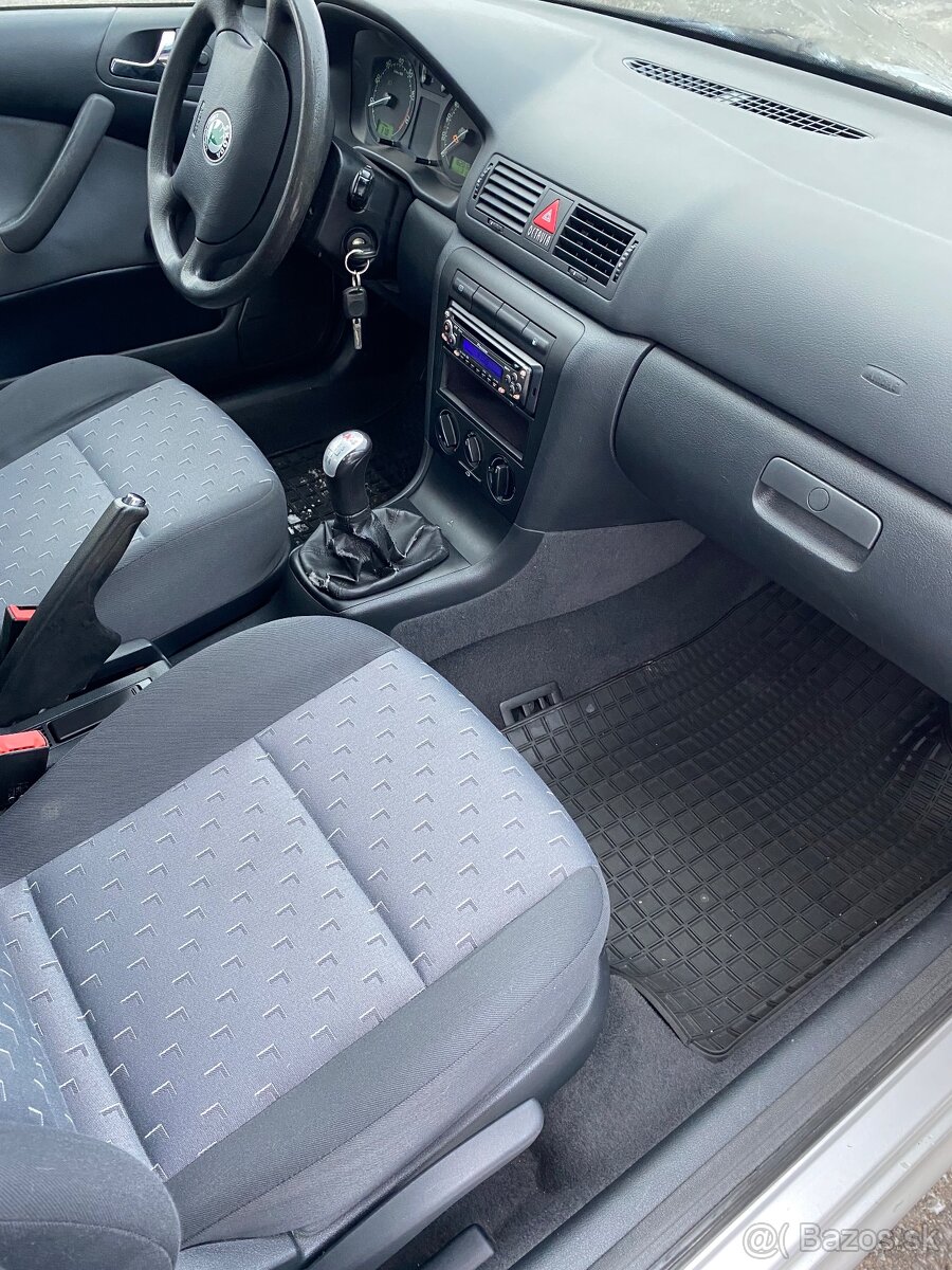 ŠKODA OCTAVIA 1 4X4 2.0 BENZÍN 85KW - 7