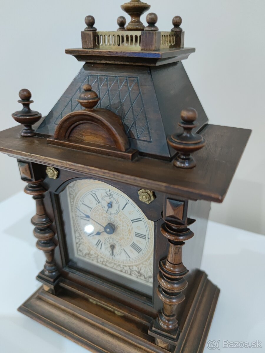 Drevene Hodiny domcekove Junghans - 7