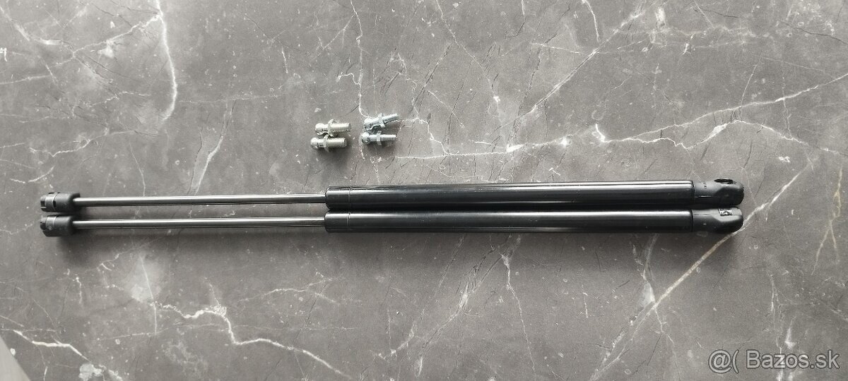 Škoda Octavia 3 / plynové vzpery prednej kapoty. - 7