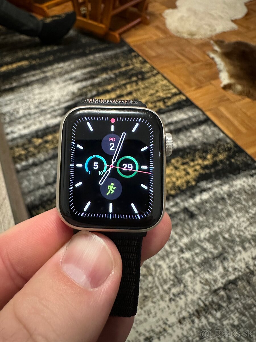 Apple Watch SE 2 40MM - 7