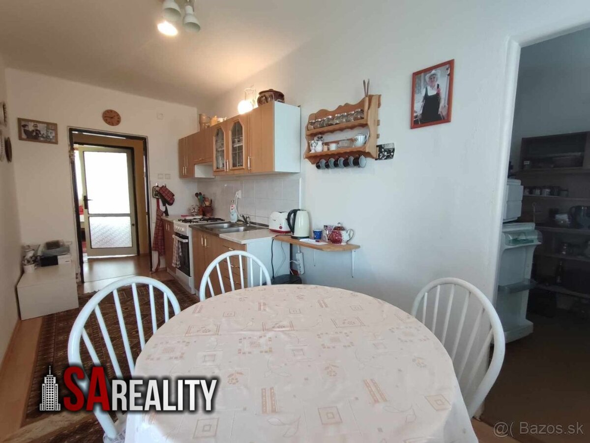 NA predaj 3 izbový byt Šarovce so záhradkou a garážou - 7