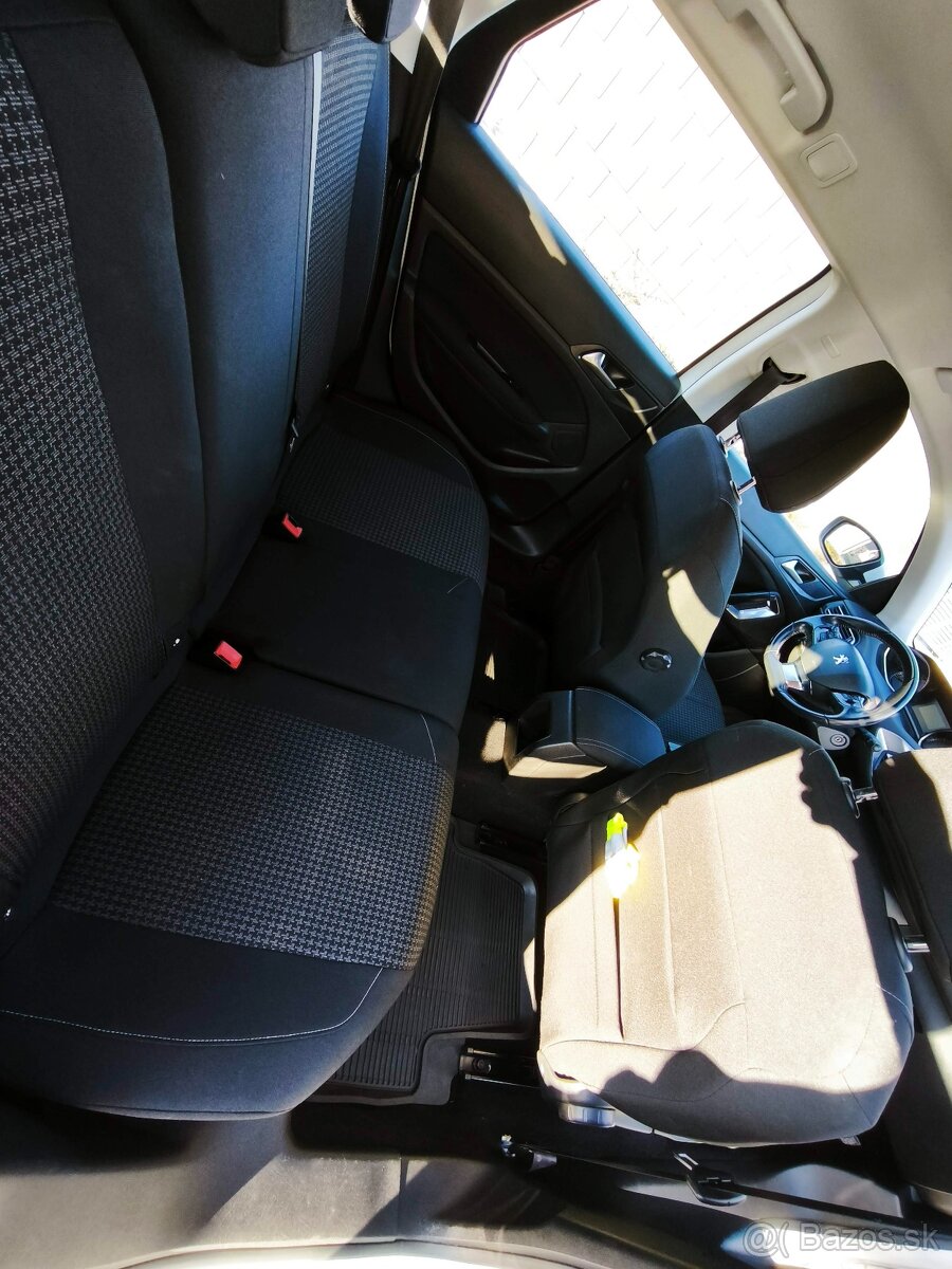 Predám auto Peugeot 308 sw 1.6HDi - 7