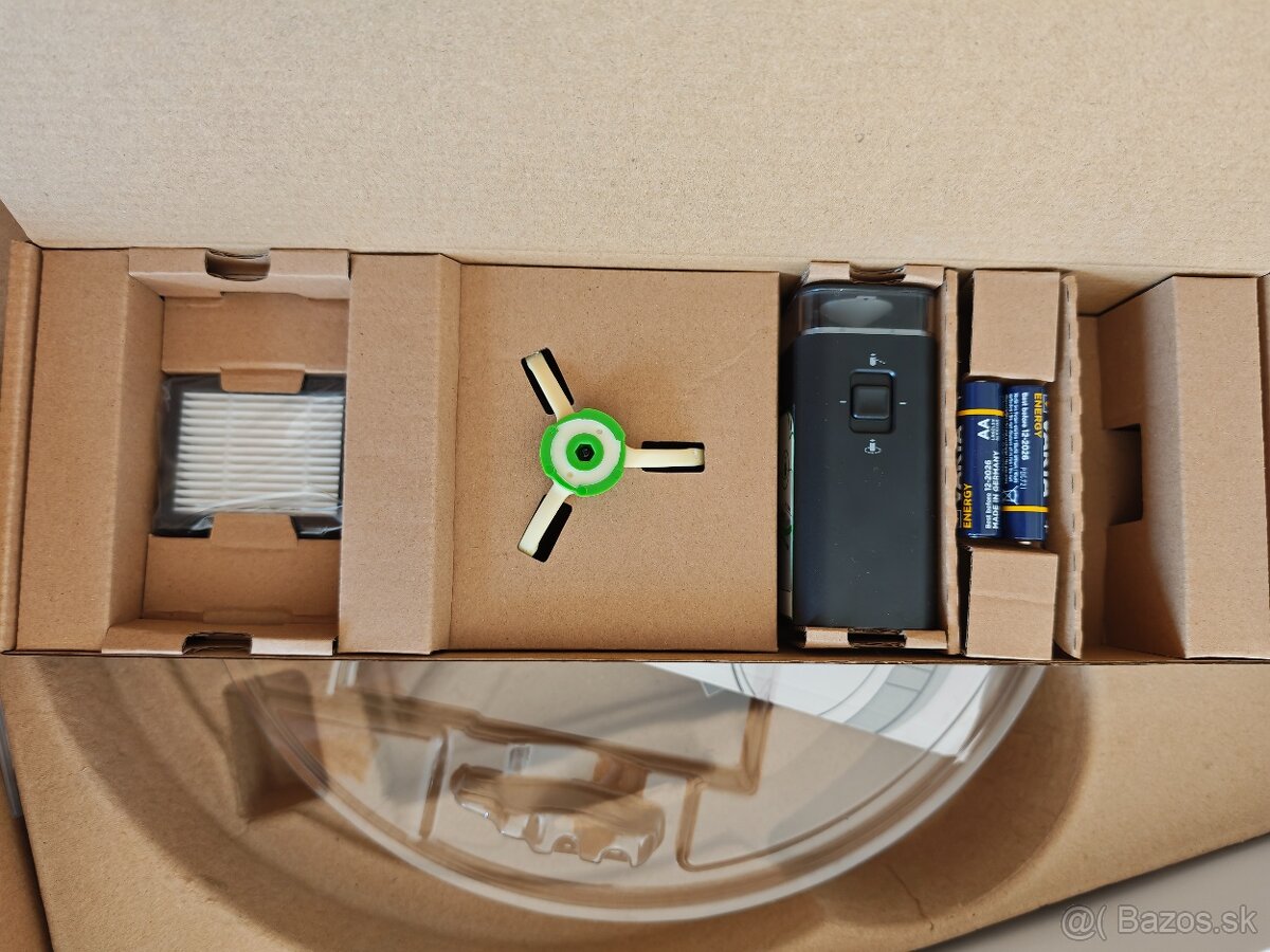 Predám robotický vysávač urobiť roomba i7 - 7