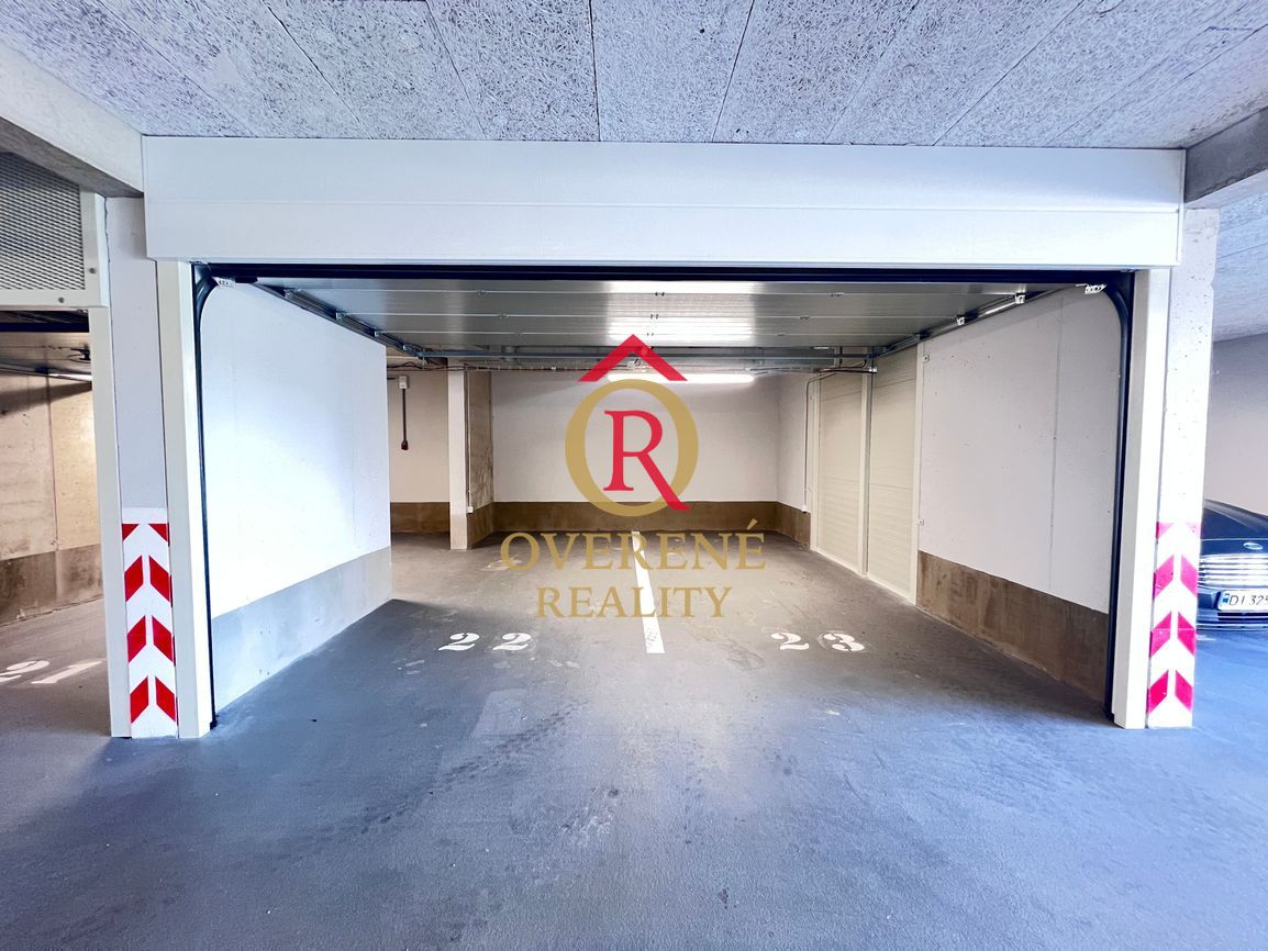 Exkluzívna dvojgaráž s vlastným vstupom a bránou HÖRMANN – j - 7