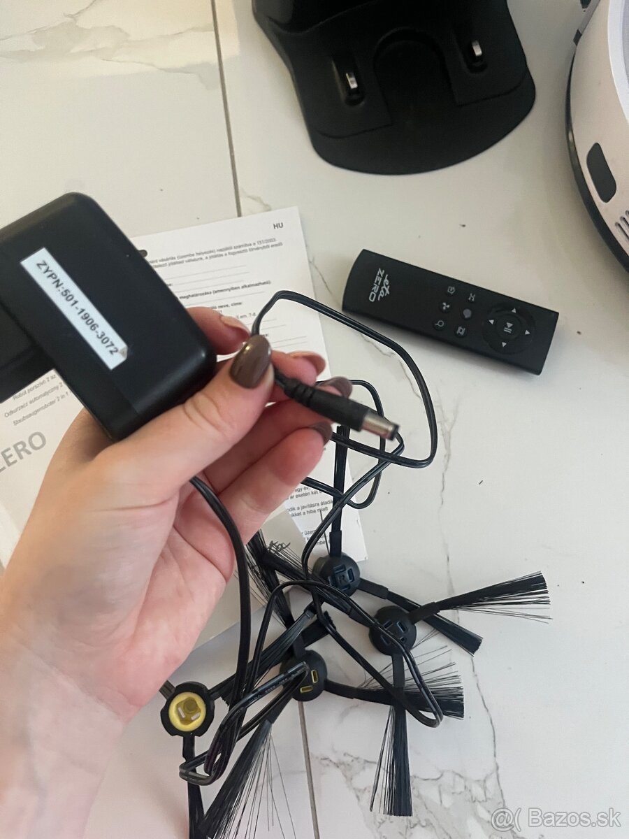 ETA Zero 2v1 roboticky vysavač - 7