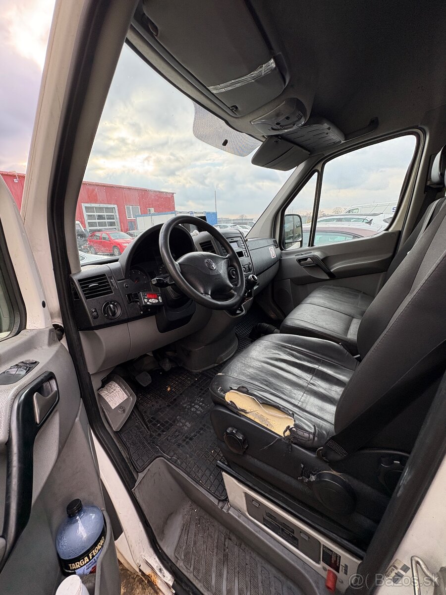 NEPOJAZDNÝ VW Crafter s chkadeným a hydr.čelom - 7