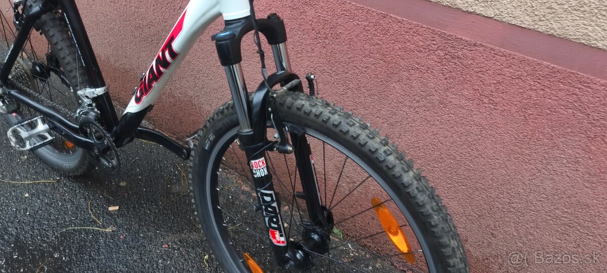 Predám horský bicykel Giant Terrago,kolesá 26" - 7