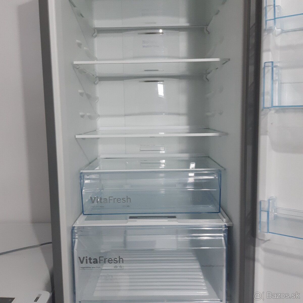 Chladnička s mrazničkou bosch - 7