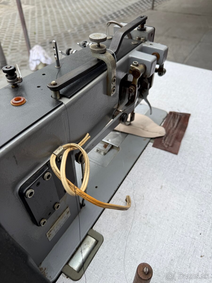 Dvoujehlový šicí stroj Adler 267 4 mm Pfaff Dürkopp - 7