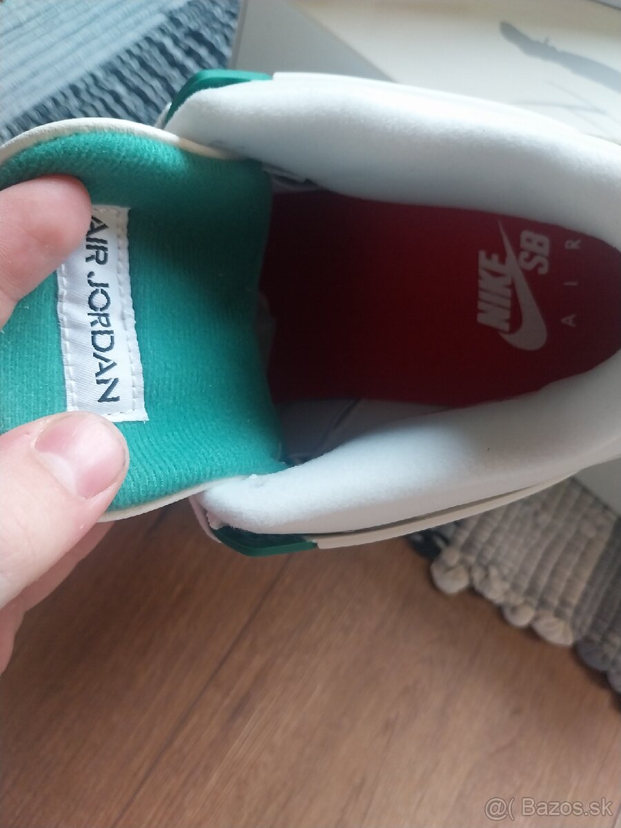 Jordan 4 Retro Pine Green - 7