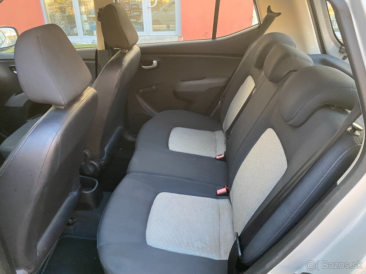 Hyundai i10 1.1i Style - 7