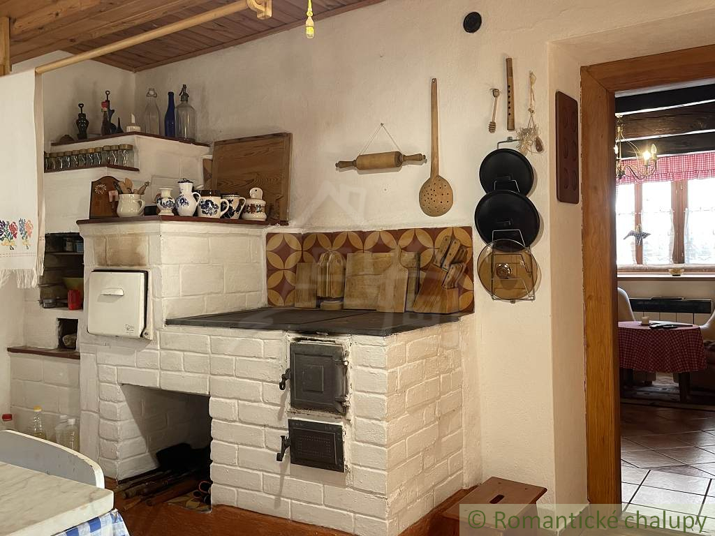 Zrekonštruovaná chalupa v obci Háj - 7