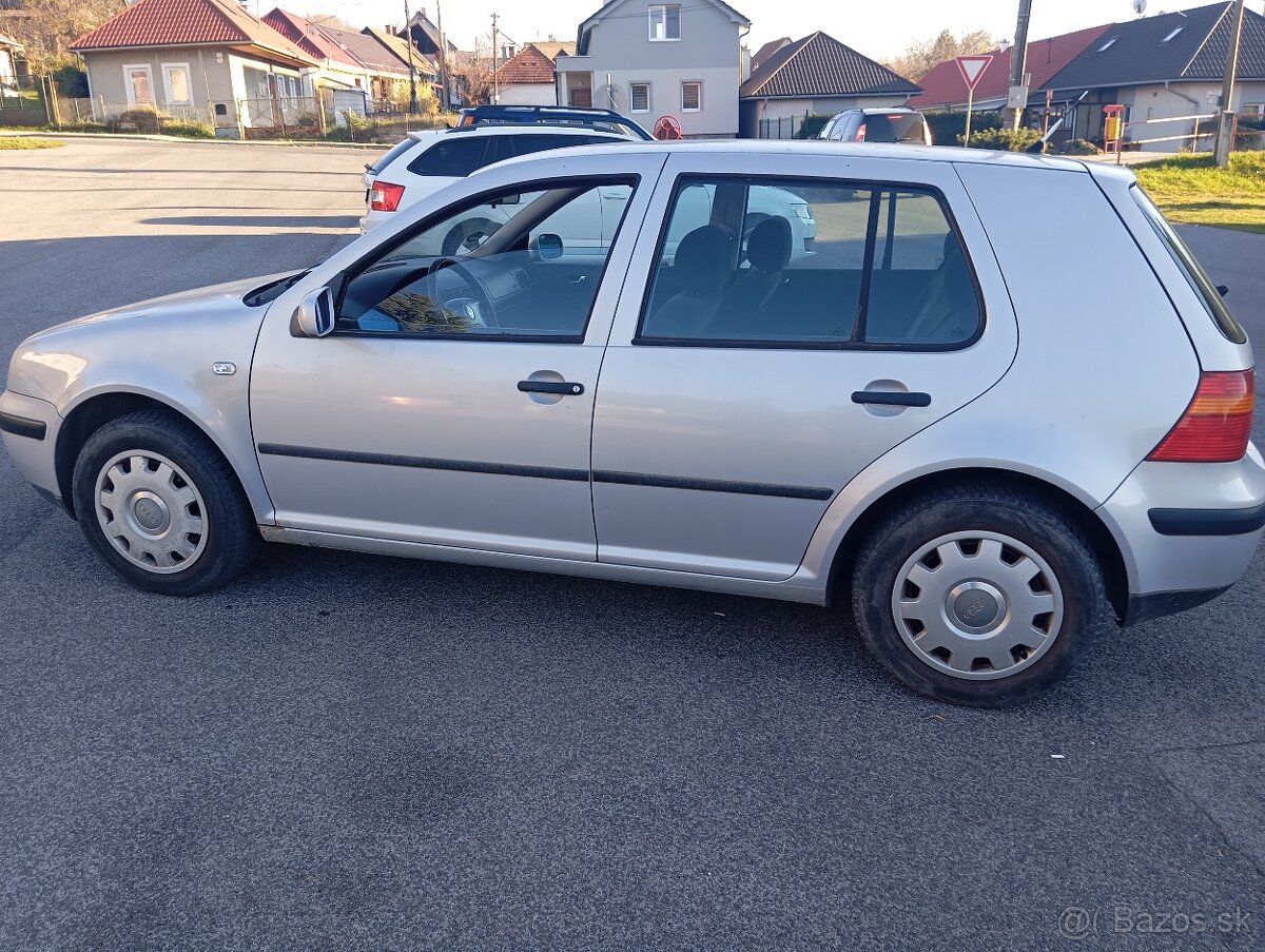 Volkswagen Golf IV 1.6 benzín rok 1999 - 7
