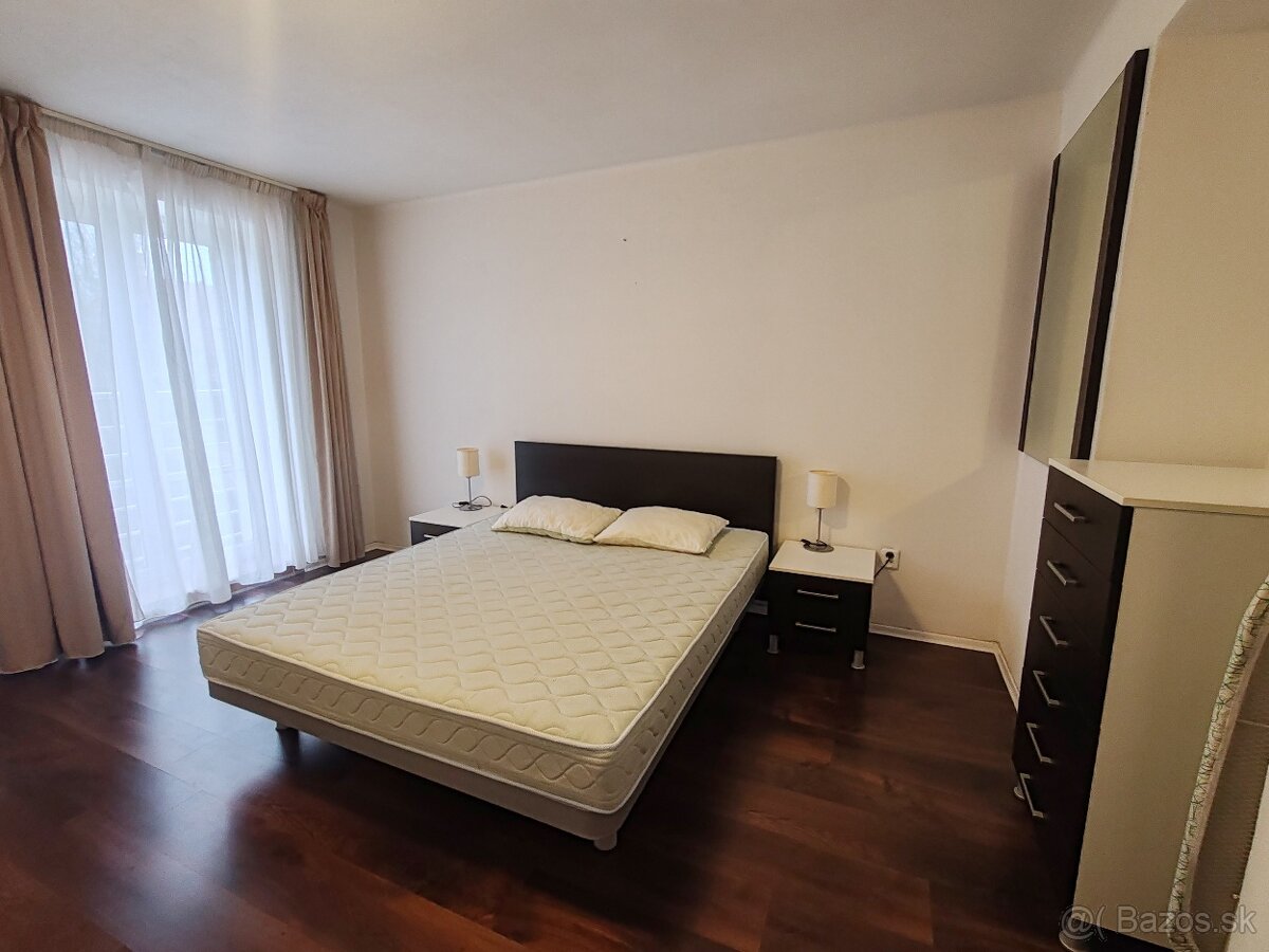 Dvojizbový byt v centre + parkovanie - 7