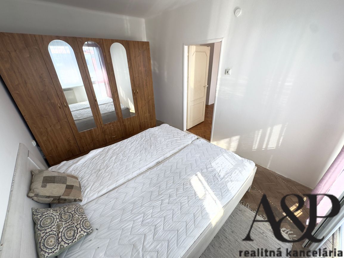 NA PREDAJ 2 IZB. BYT S LOGGIOU, 49M2, KALINČIAKOVA UL., SENI - 7