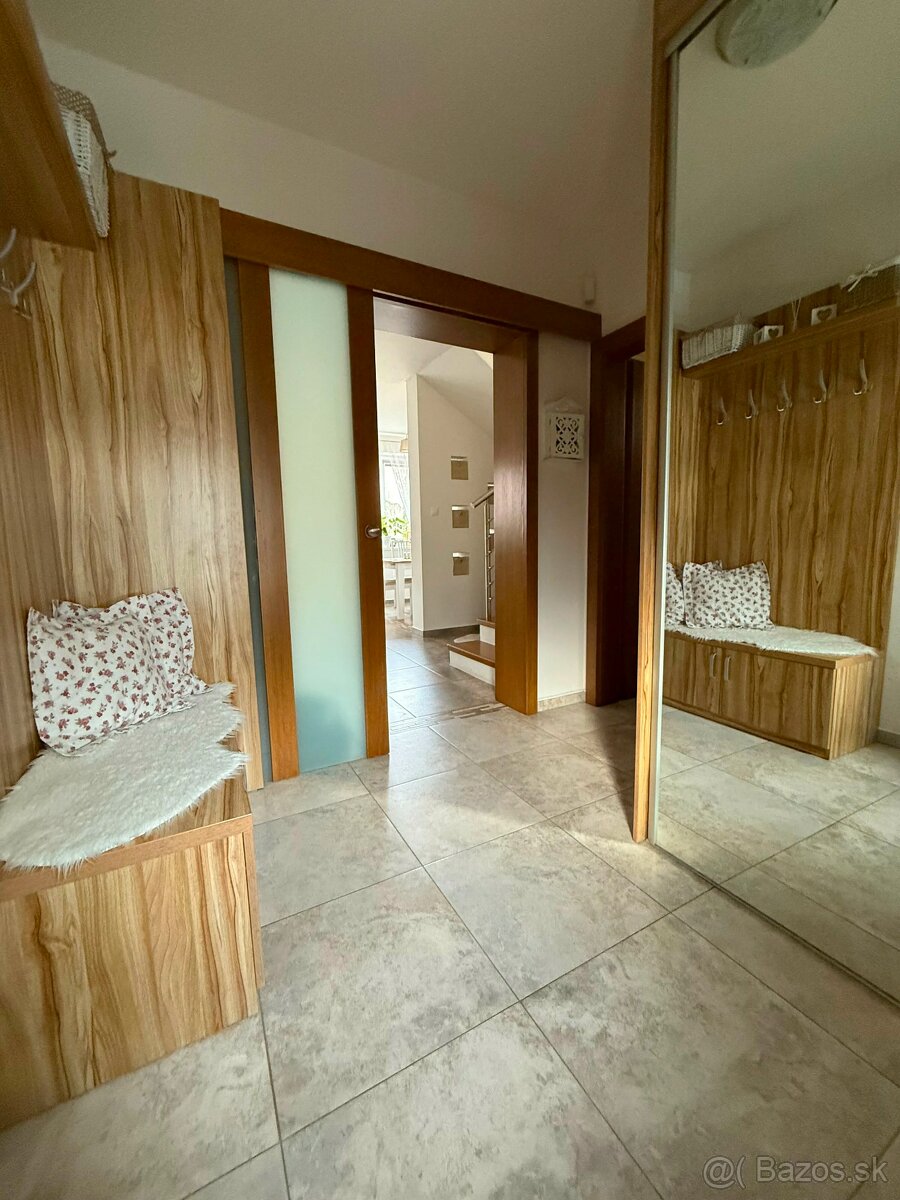 Rodinný dom s garážou v Skalici - 7