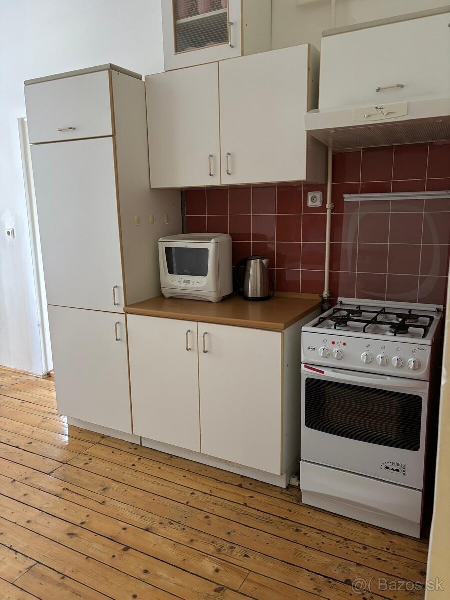 2 izb. historický byt Medená 10 Bratislava - 7