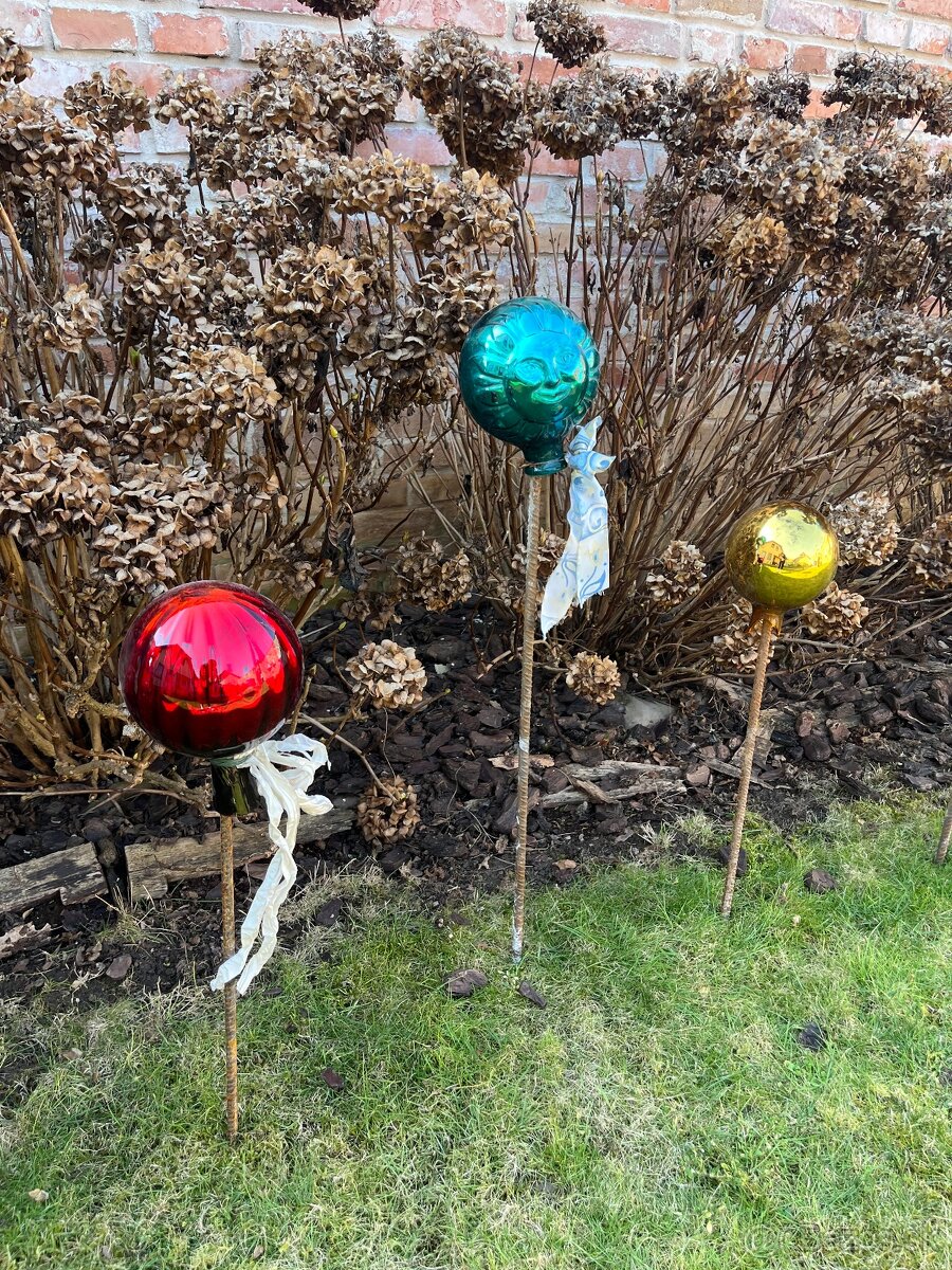 Sklenené ozdobné záhradné gule - 7