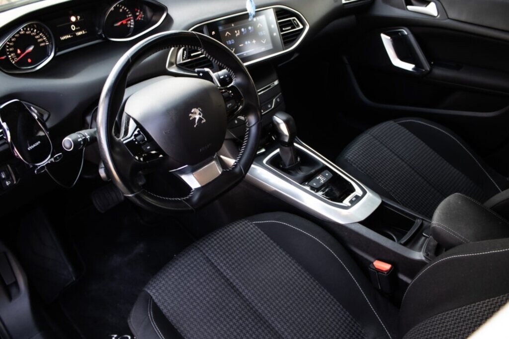 Peugeot 308 SW 2019 - 7